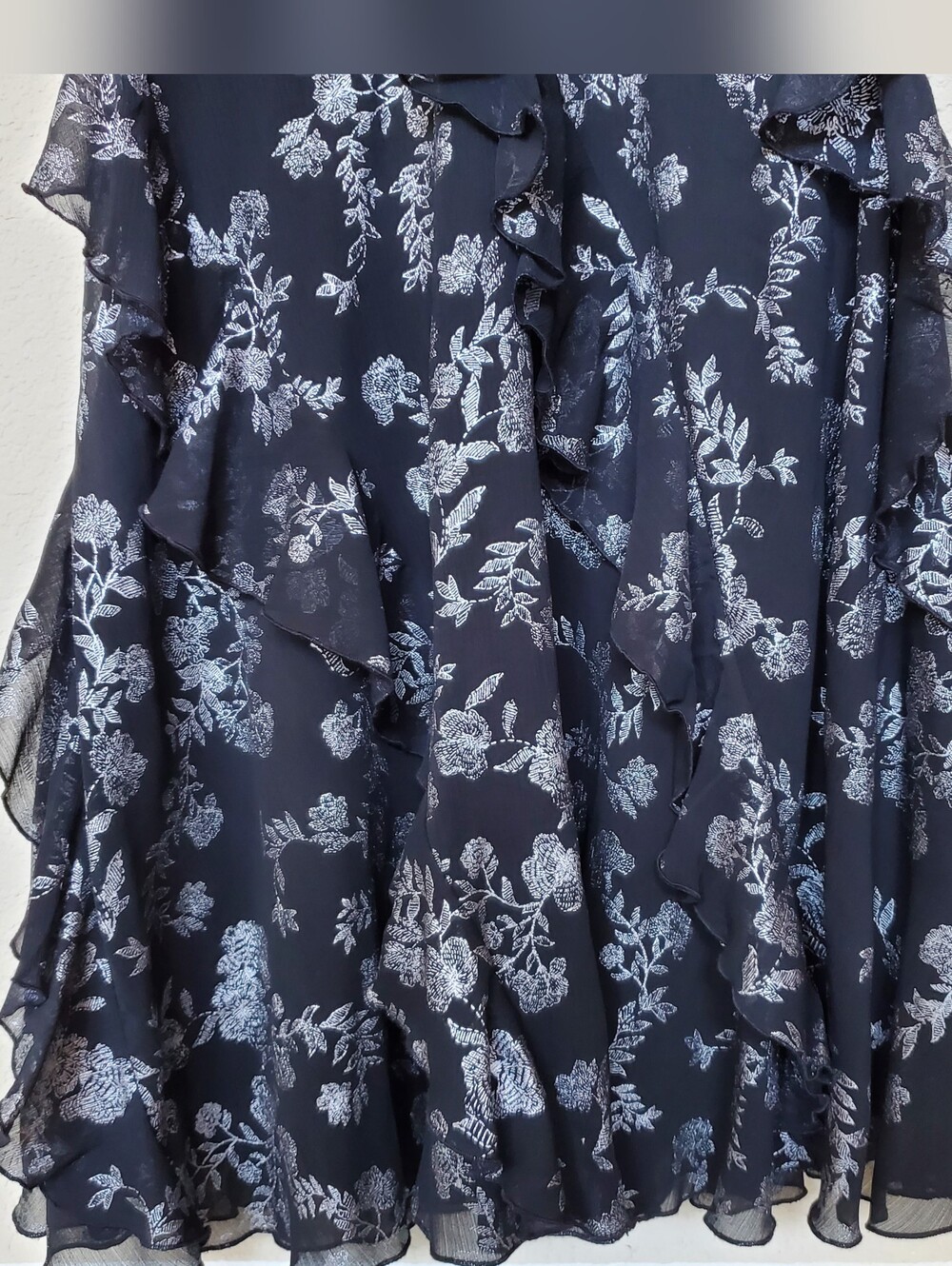 Lauren Ralph Lauren Black Label Floral Ruffle Midi Dress. Size 2 - Picture 2 of 8